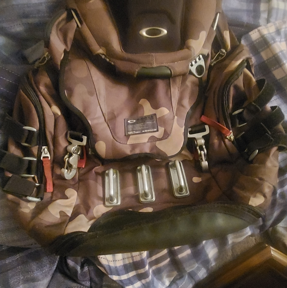 Oakley kitchen sink backpack